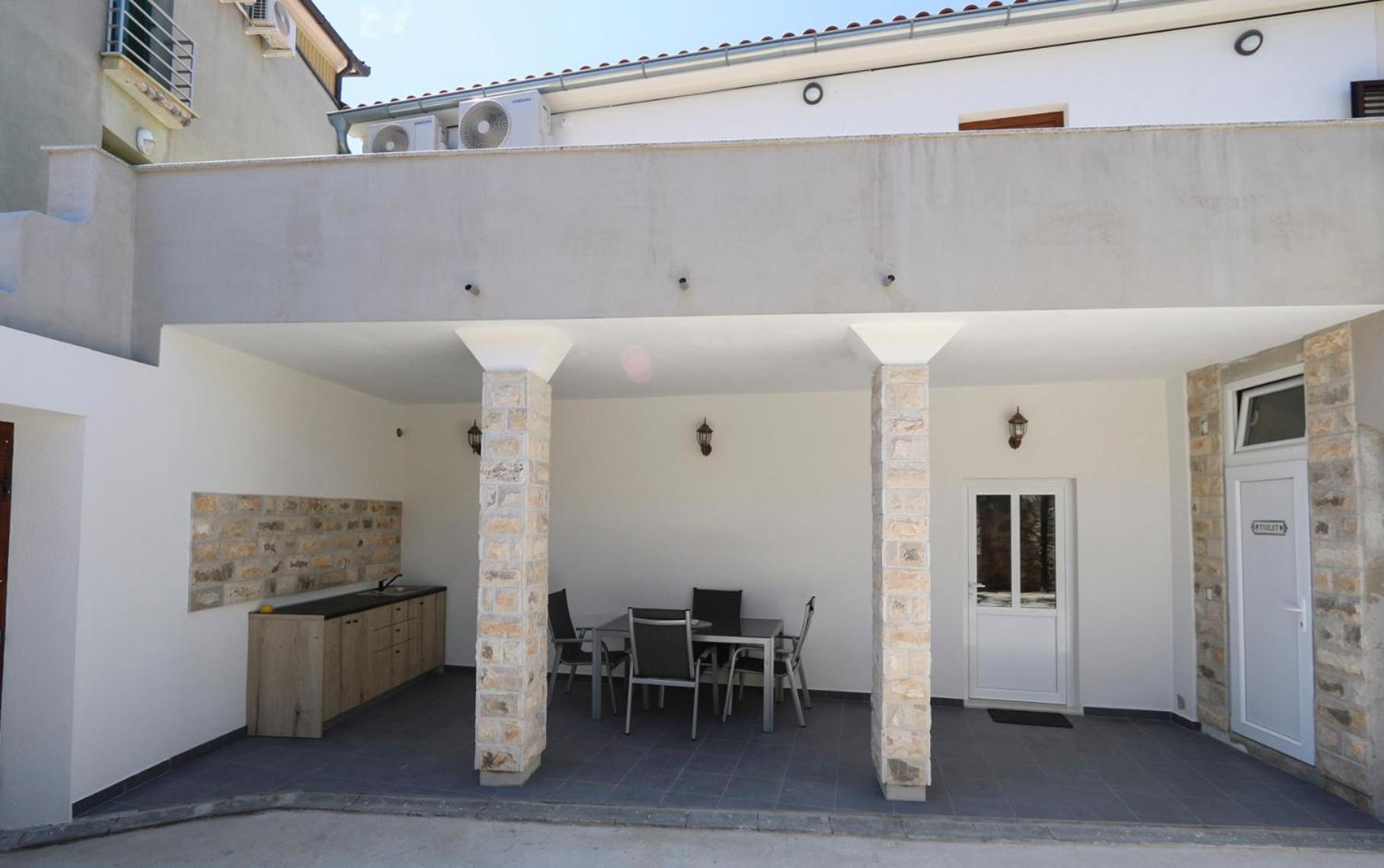 Galleria Villa *